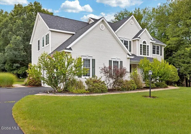 58th image of 2 Brookhaven Ln, East Greenbush, NY 12061 | MLS# 202622667