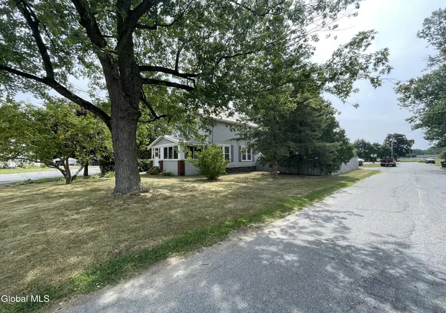 4th image of 14 Ferry Blvd, South Glens Falls, NY 12803 | MLS# 202622633