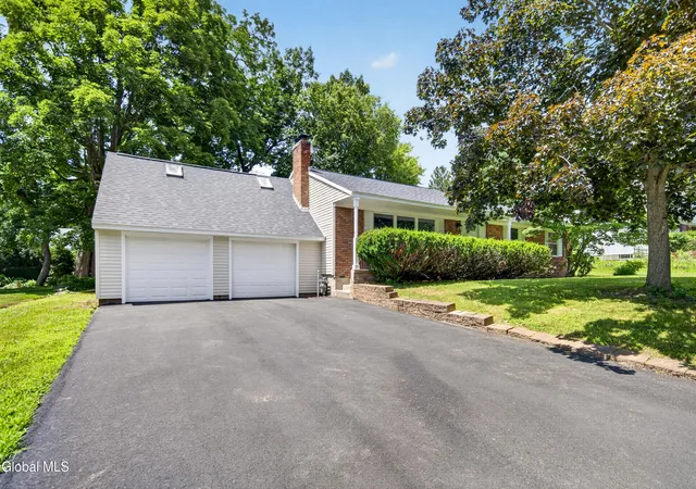 Photo 1 of Single family home for sale at 5 Anita Dr, Schenectady, NY 12302 | MLS# 202622491 | Listing updated on 2026-09-17