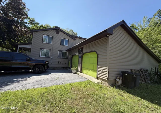 Photo 3 of Single family home for sale at 24 Lakeview Ave, Moriah, NY 12960 | MLS# 202622489 | Listing updated on 2026-08-26