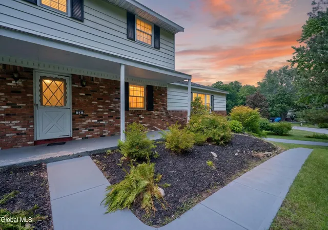 Photo 1 of Sale Pending at 14 Rolling Brk Dr, Clifton Park, NY 12065 | MLS# 202622772 | Listing updated on 2026-09-01