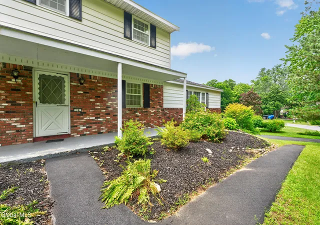Photo 3 of Sale Pending at 14 Rolling Brk Dr, Clifton Park, NY 12065 | MLS# 202622772 | Listing updated on 2026-09-01