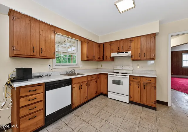 Photo 3 of Sale Pending at 14 Rolling Brk Dr, Clifton Park, NY 12065 | MLS# 202622772 | Listing updated on 2026-09-01