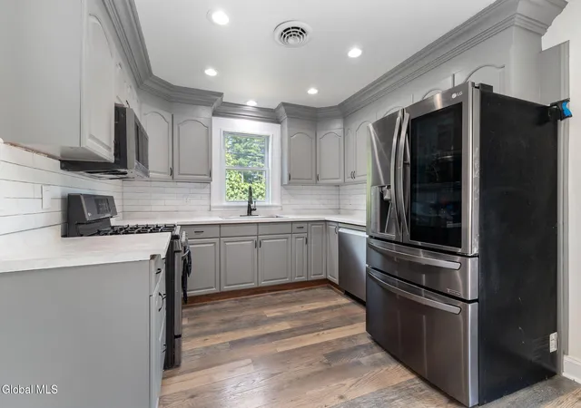 3rd image of 16 Gladwish Ave, Albany, NY 12203 | MLS# 202624225