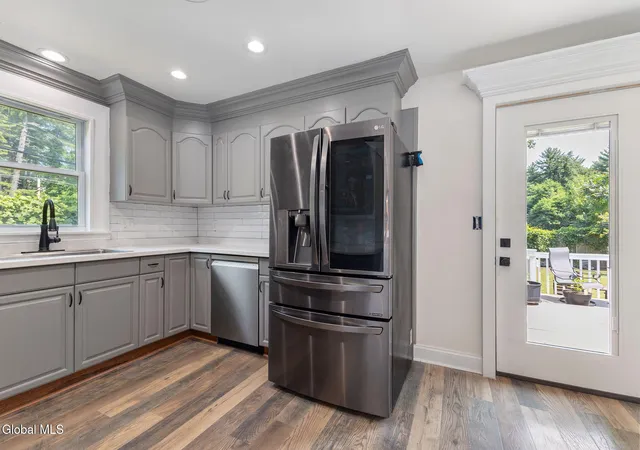 4th image of 16 Gladwish Ave, Albany, NY 12203 | MLS# 202624225