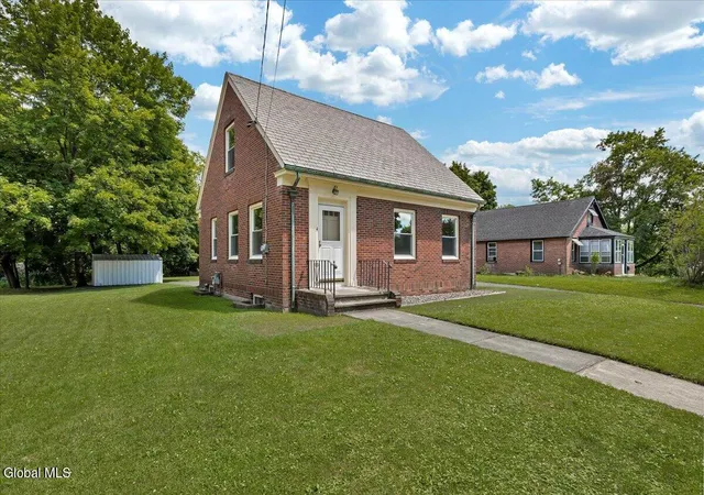 Photo 3 of Single family home for sale at 4 Russell Ave, Ravena, NY 12143 | MLS# 202622519 | Listing updated on 2026-09-03