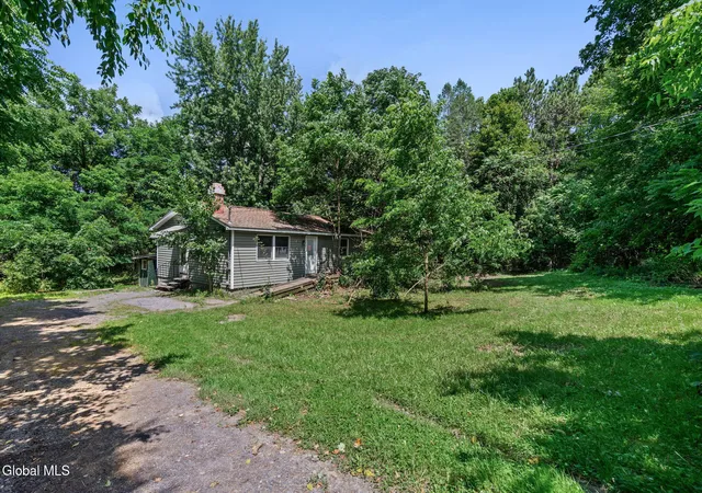 1st image of 606 W Glenville Rd, Schenectady, NY 12302 | MLS# 202622840