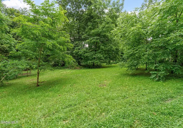 2nd image of 606 W Glenville Rd, Schenectady, NY 12302 | MLS# 202622840