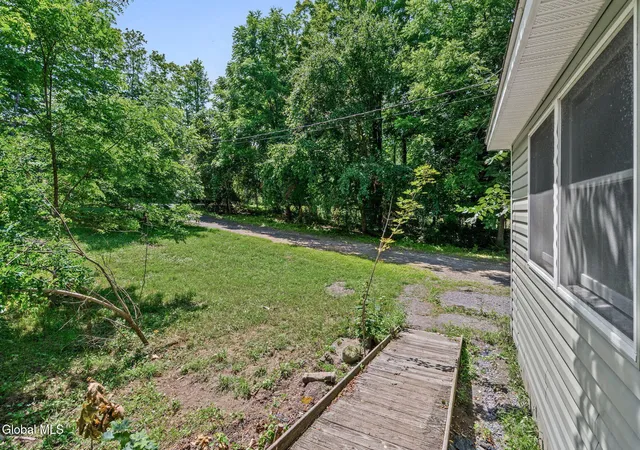 30th image of 606 W Glenville Rd, Schenectady, NY 12302 | MLS# 202622840