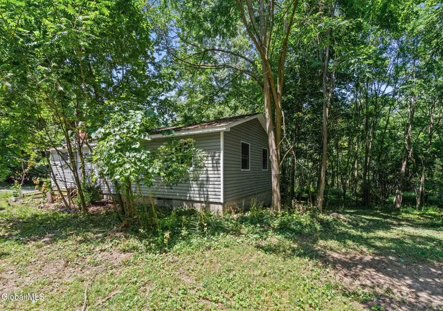 Photo 3 of Sale Pending at 606 W Glenville Rd, Schenectady, NY 12302 | MLS# 202622840 | Listing updated on 2026-08-03