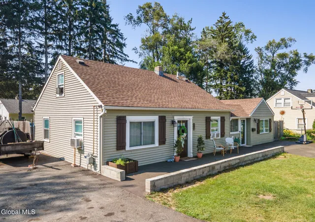 Photo 3 of Sale Pending at 1080 Alheim Dr, Schenectady, NY 12303 | MLS# 202622677 | Listing updated on 2026-08-02