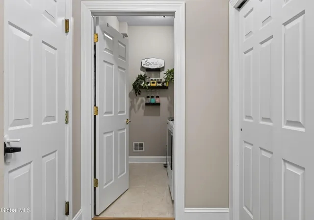 Listing Photo 4 - Condo for sale in building located at 802 Vly Pointe Dr, Schenectady, NY 12309