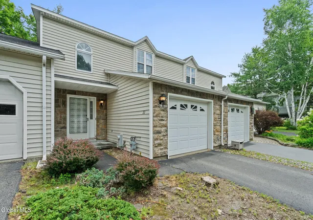 3rd image of 22 Woodside Dr, Albany, NY 12208 | MLS# 202622613