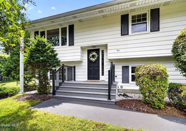 Photo 3 of Sale Pending at 4 Farmingdale Rd, Latham, NY 12110 | MLS# 202622828 | Listing updated on 2026-08-05