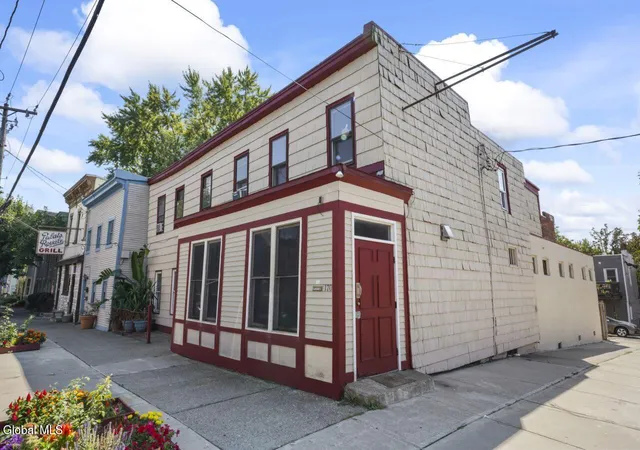 1st image of 162 170 Jefferson St, Albany, NY 12210 | MLS# 202622723