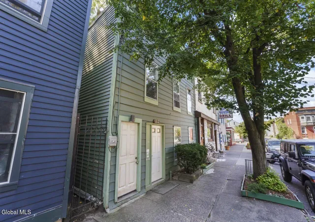Listing Photo 5 - Condo for sale in building located at 162-170 Jefferson St, Albany, NY 12210