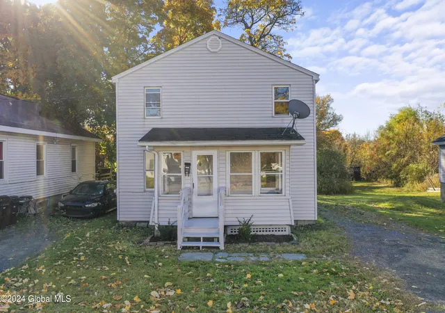 Single family home for sale at 124 Cottage St, Ravena, NY 12143 | MLS# 202622768