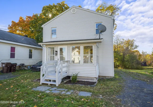 Single family home for sale at 124 Cottage St, Ravena, NY 12143 | MLS# 202622768