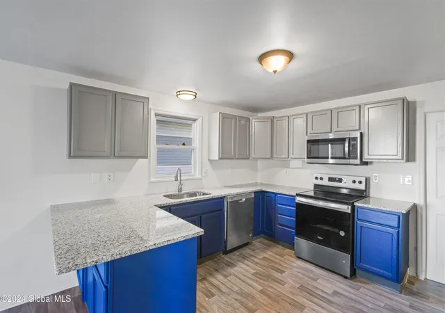 Photo 4 of Single family home for sale at 124 Cottage St, Ravena, NY 12143 | MLS# 202622768 | Listing updated on 2026-08-11