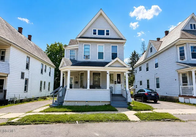 2nd image of 42 Lincoln Ave, Amsterdam, NY 12010 | MLS# 202622600