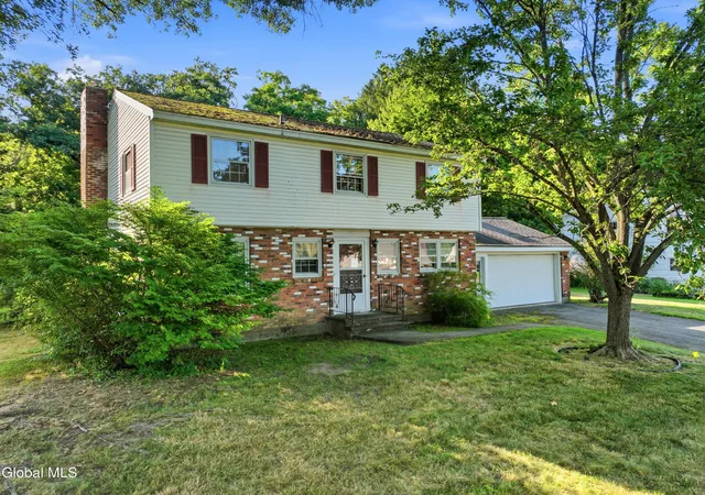 1st image of 98 W Saint Stephens Ln, Schenectady, NY 12302 | MLS# 202622679