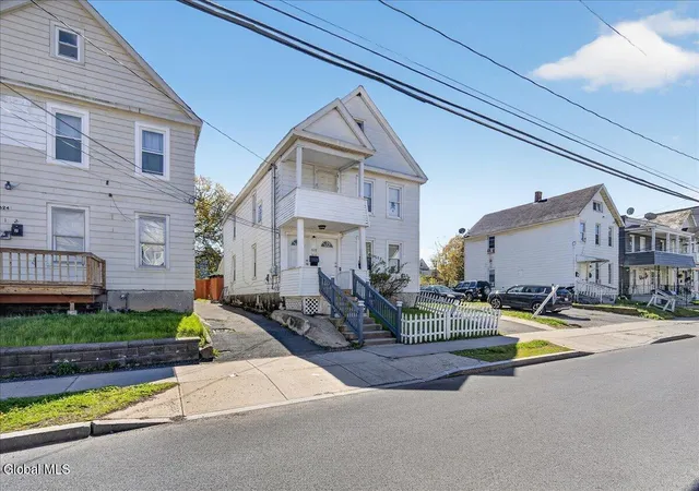 Listing Photo 4 - Condo for sale in building located at 1620 Foster Ave, Schenectady, NY 12308