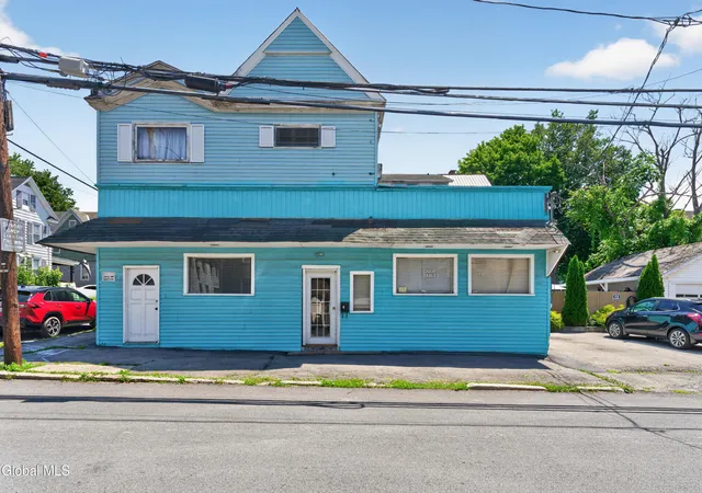 1st image of 41 Chestnut St, Amsterdam, NY 12010 | MLS# 202622593