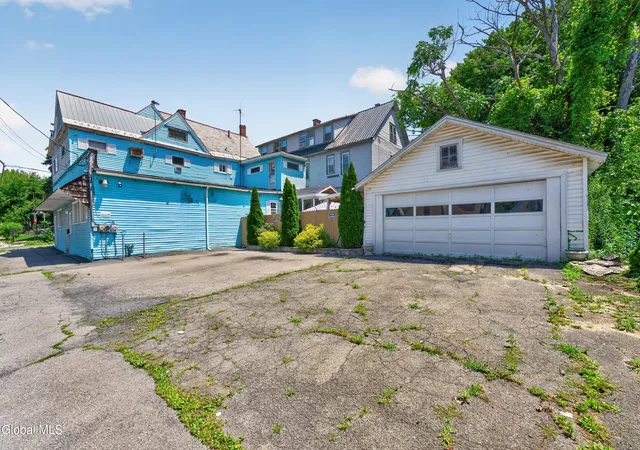 40th image of 41 Chestnut St, Amsterdam, NY 12010 | MLS# 202622593