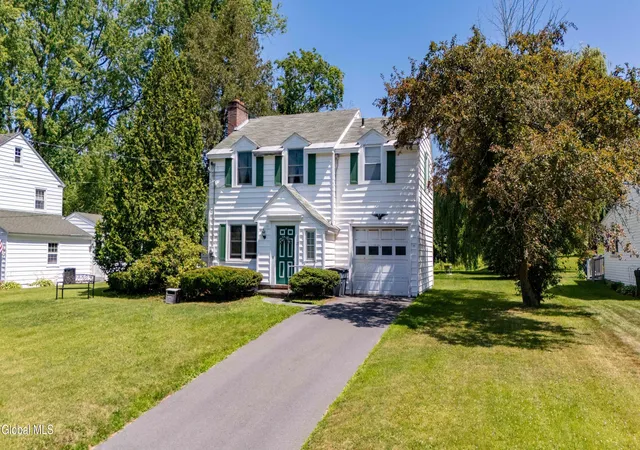 Photo 4 of Sale Pending at 17 Van Dyke Ave, Amsterdam, NY 12010 | MLS# 202622606 | Listing updated on 2026-07-27