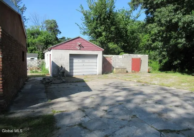 Photo 3 of Sale Pending at 3365 Guilderland Ave, Rotterdam, NY 12306 | MLS# 202623192 | Listing updated on 2026-09-16