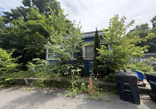 Photo 4 of Single family home for sale at 53 Elizabeth St, Port Henry, NY 12974 | MLS# 202622614 | Listing updated on 2026-07-25