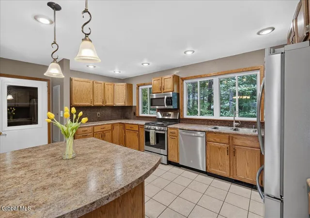 Photo 4 of Sale Pending at 21 Knollwood Dr, Saratoga Springs, NY 12866 | MLS# 202622854 | Listing updated on 2026-09-02