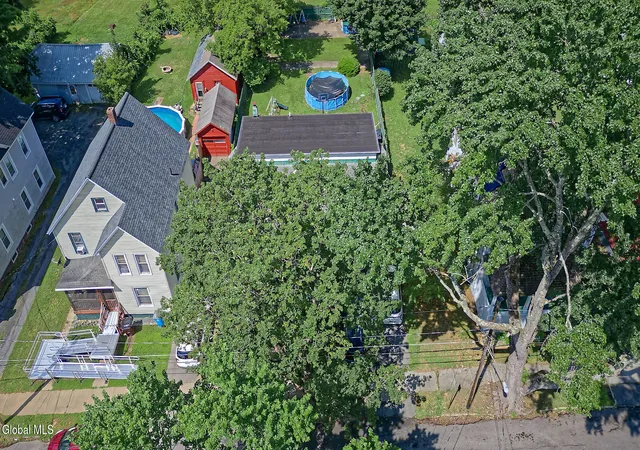 Photo 3 of Single family home for sale at 27 Lexington Ave, Gloversville, NY 12078 | MLS# 202622771 | Listing updated on 2026-08-07