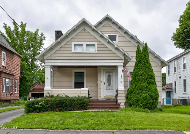 1st image of 10 Arnold Ave, Amsterdam, NY 12010 | MLS# 202622673