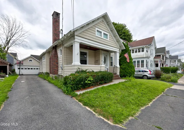 2nd image of 10 Arnold Ave, Amsterdam, NY 12010 | MLS# 202622673