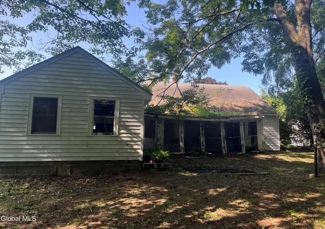 Photo 3 of Sale Pending at 2044 Pyle Rd, Schenectady, NY 12303 | MLS# 202622649 | Listing updated on 2026-08-04