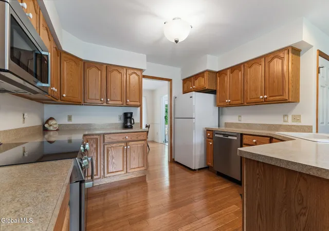 Photo 4 of Sale Pending at 303 Partridgeberry Ct, Schenectady, NY 12303 | MLS# 202623523 | Listing updated on 2026-08-15