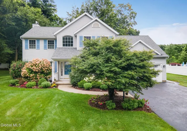 63rd image of 303 Partridgeberry Ct, Schenectady, NY 12303 | MLS# 202623523