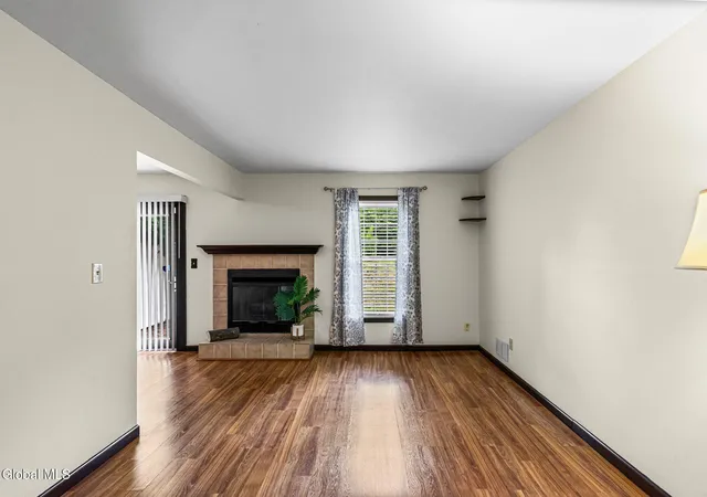 3rd image of 5 Woodside Dr, Albany, NY 12208 | MLS# 202622932