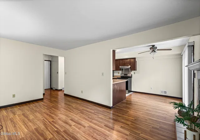 4th image of 5 Woodside Dr, Albany, NY 12208 | MLS# 202622932