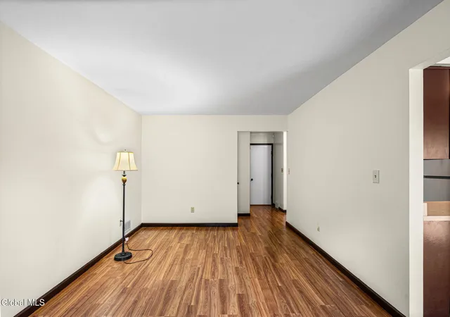 5th image of 5 Woodside Dr, Albany, NY 12208 | MLS# 202622932