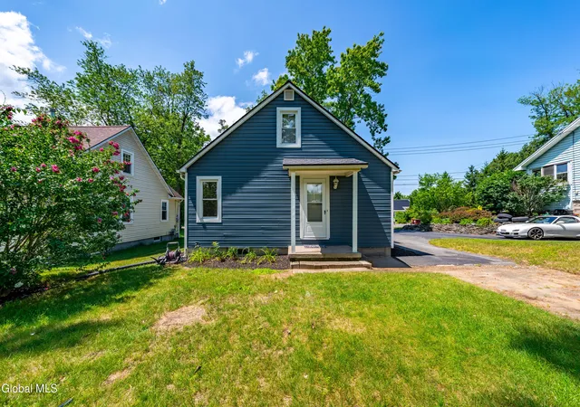 Photo 4 of Sale Pending at 6252 Johnston Rd, Albany, NY 12203 | MLS# 202622733 | Listing updated on 2026-08-04