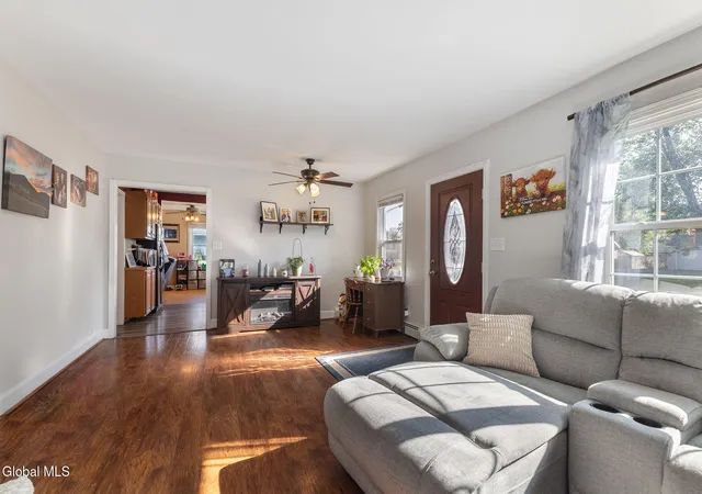 5th image of 5 Memory Ln, Schenectady, NY 12304 | MLS# 202622668