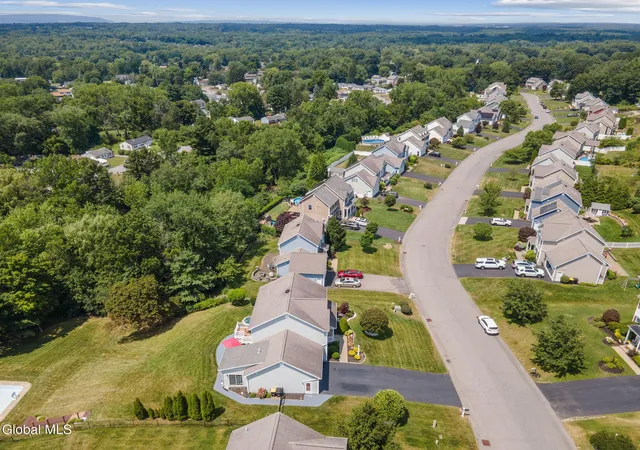 65th image of 43 Amanda Wy, Schenectady, NY 12309 | MLS# 202622988