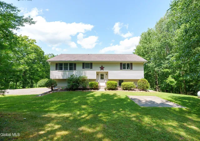 Photo 2 of Sale Pending at 44 Martindale Way, Johnsonville, NY 12094 | MLS# 202622774 | Listing updated on 2026-08-19