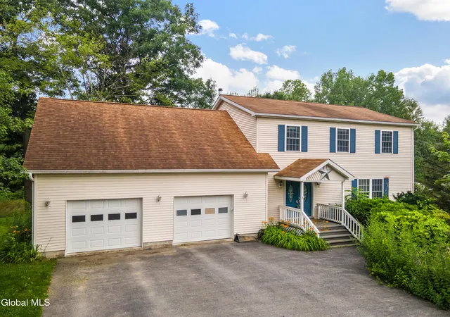 Photo 4 of Single family home for sale at 121 Lemont Ave, Corinth, NY 12822 | MLS# 202622671 | Listing updated on 2026-08-12