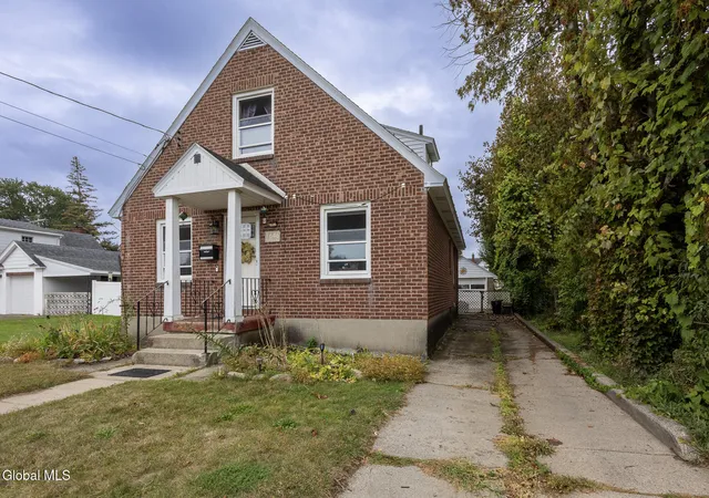 2nd image of 1646 Van Cortland St, Schenectady, NY 12303 | MLS# 202622904