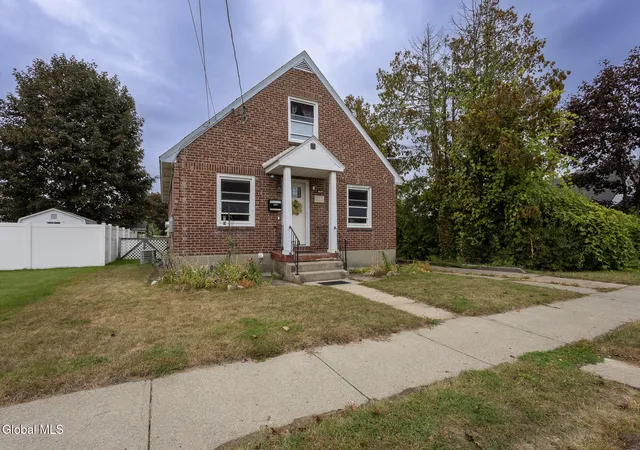 Photo 3 of Sale Pending at 1646 Van Cortland St, Schenectady, NY 12303 | MLS# 202622904 | Listing updated on 2026-08-05