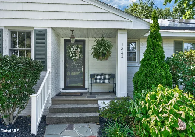 2nd image of 1333 Wemple Ln, Schenectady, NY 12309 | MLS# 202622893
