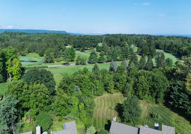 2nd image of 14 Wedgewood Ln, Voorheesville, NY 12186 | MLS# 202623128